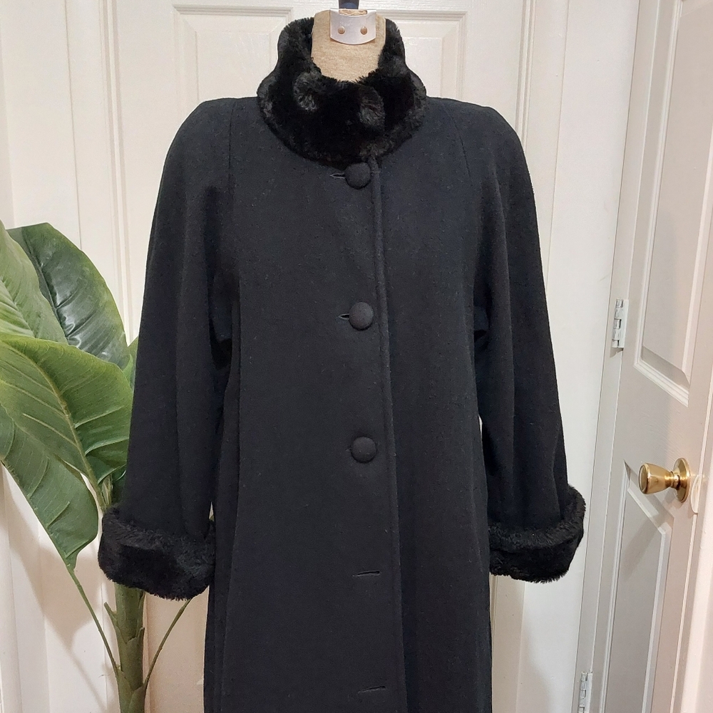 Albert Nipon Black Long Coat with Faux Fur Trim Size 6 - Picture 3 of 12